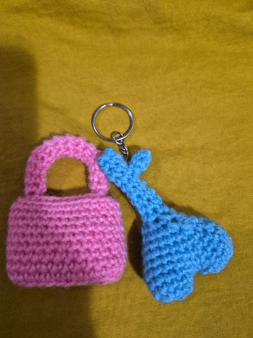 Crocheted Lock and Key Keychain - photo 2