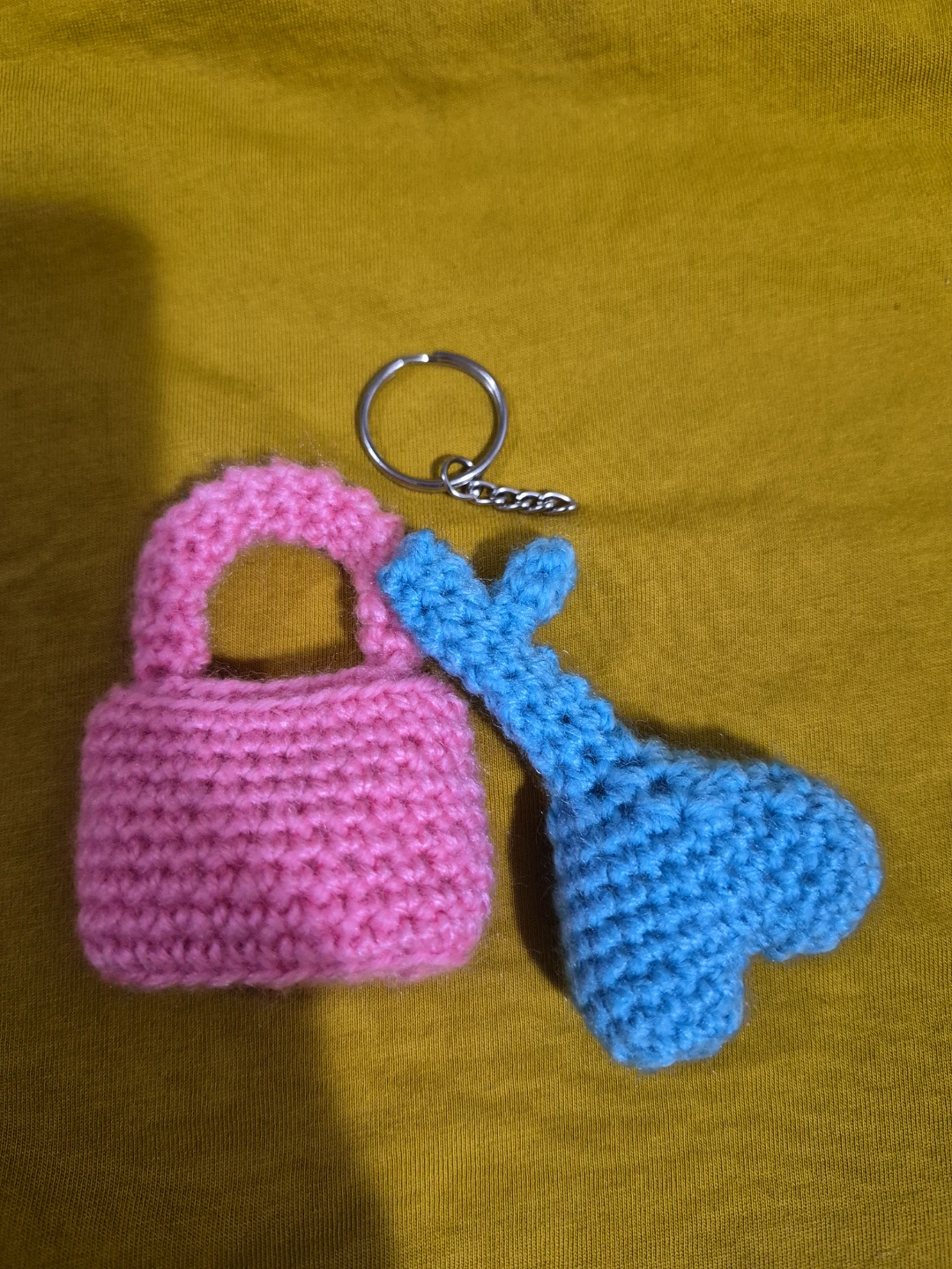 Crocheted Lock and Key Keychain - photo 4