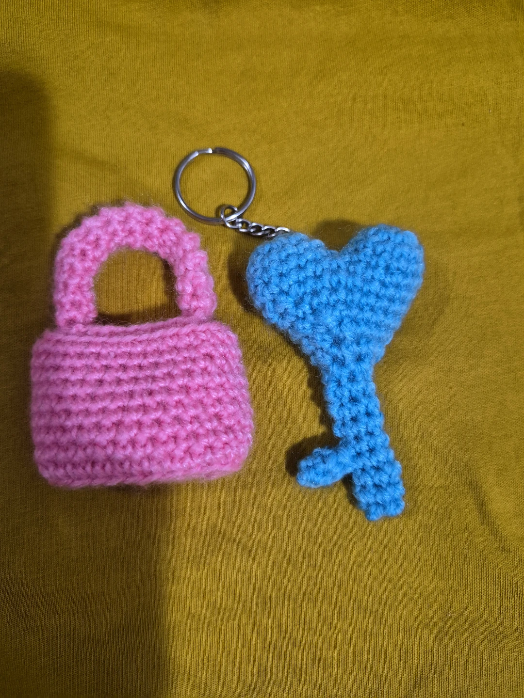 Crocheted Lock and Key Keychain - photo 5
