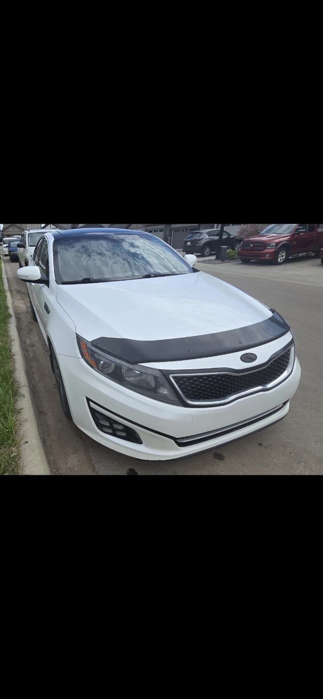 White Kia Optima