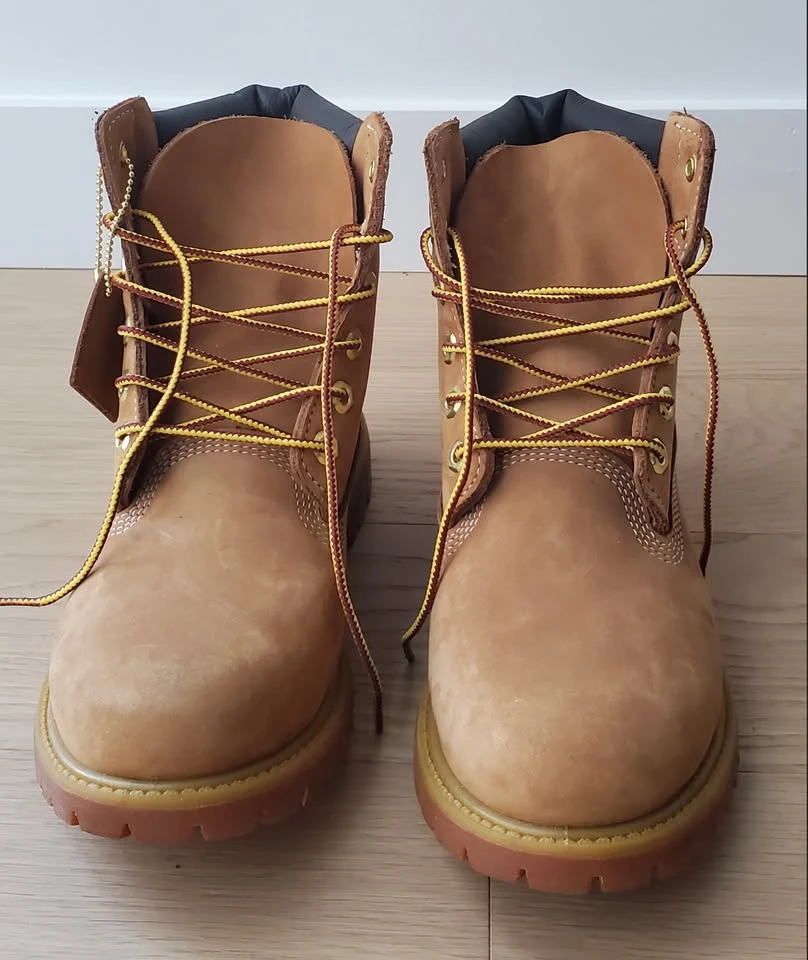 NWT 8.5 Women's Timberland Boots