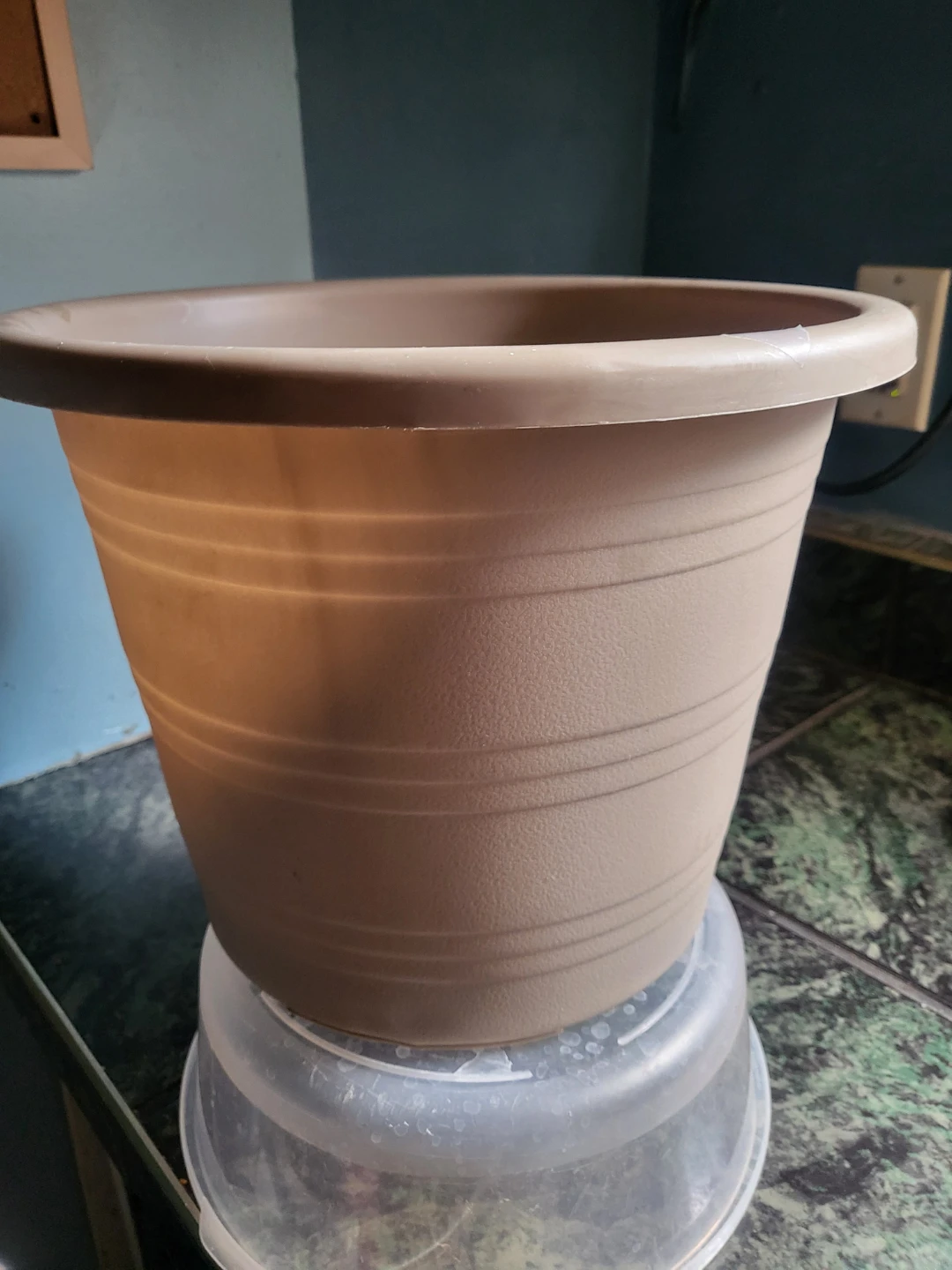 Tan Plastic Plant Pot - photo 2