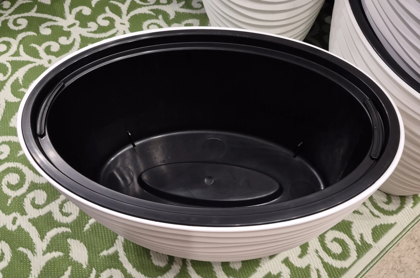 New Oval Planter Pot with removable insert $20 each wow - photo 5
