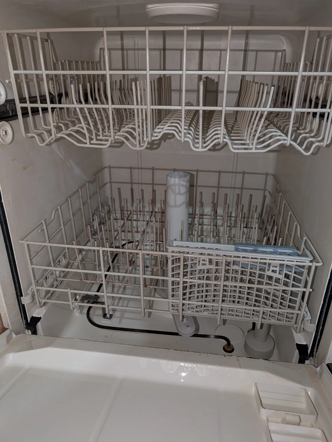 Whirlpool Dishwasher - photo 4
