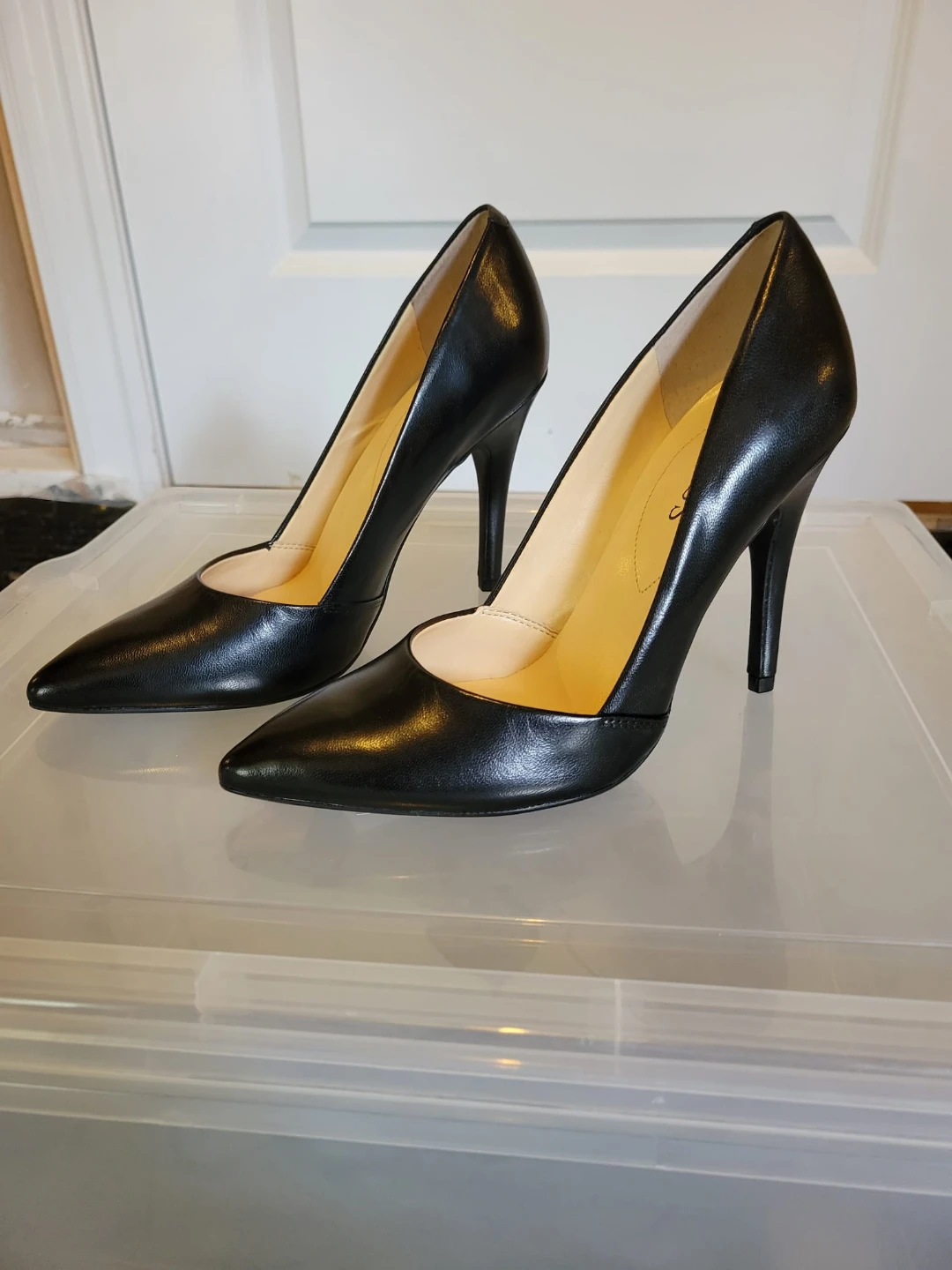 Guess Black Faux Leather Pointed Toe Heels