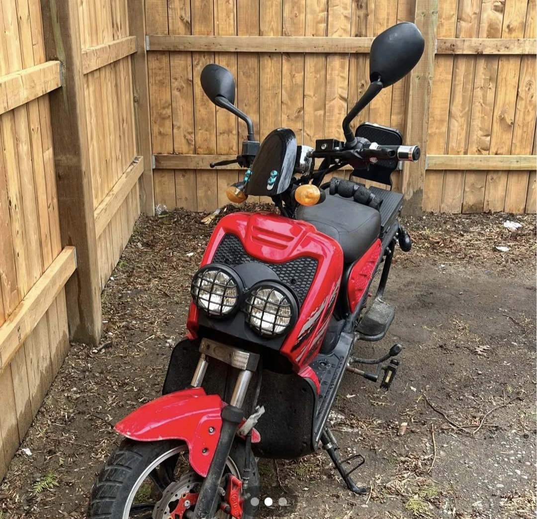 Red Scooter 72 v 80 amp 1 year old battery lithium 80 amp - photo 2