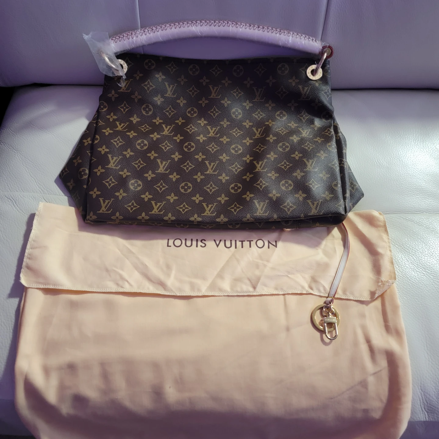 Louis Vuitton Monogram Shoulder Bag - photo 2