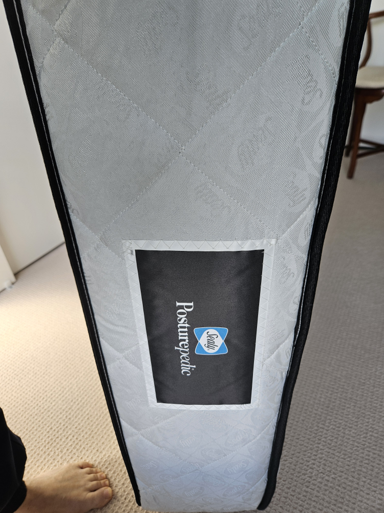 Sealy Posturepedic Mattress - photo 3