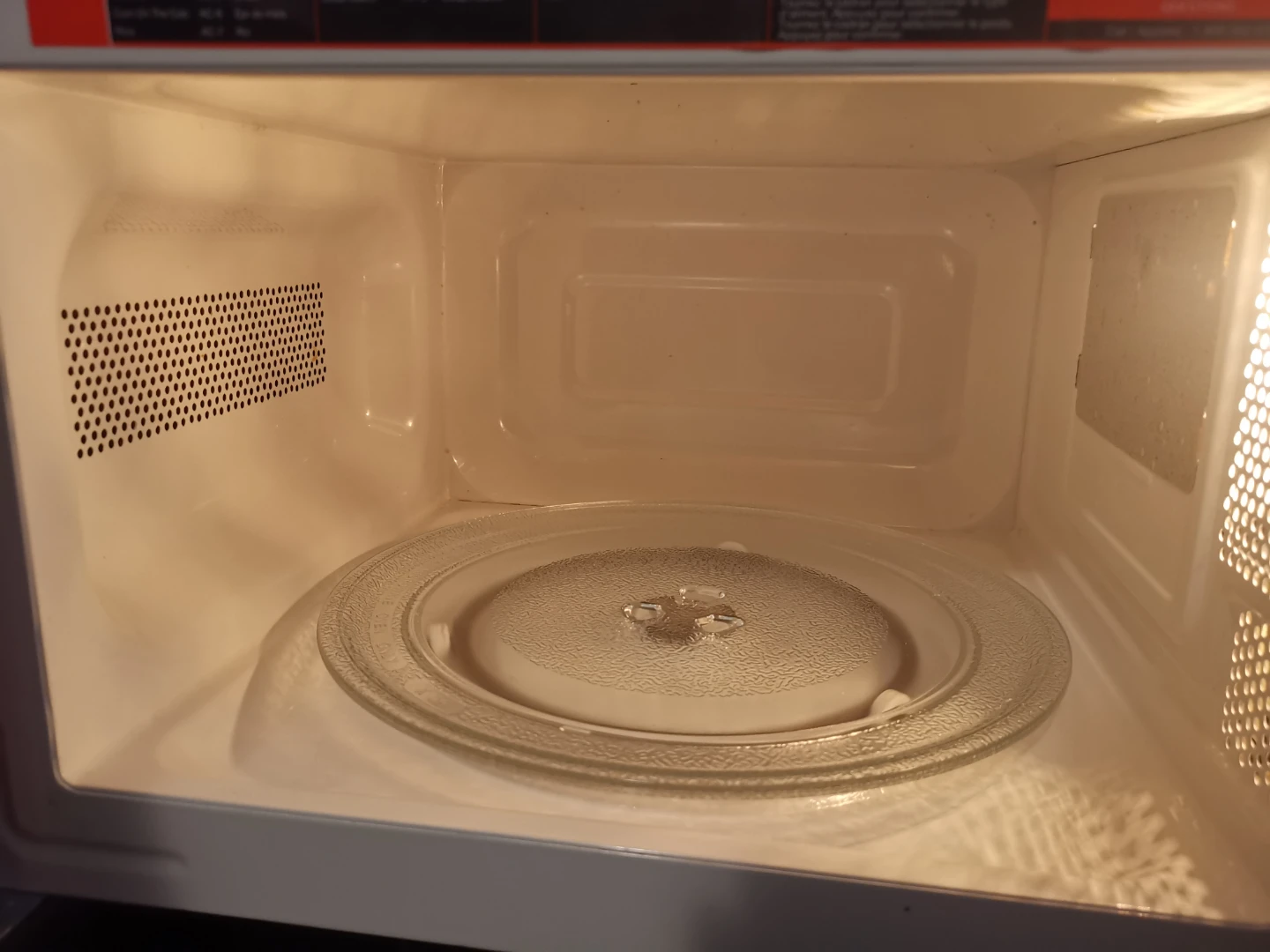 Galanz Retro Red Microwave - photo 3