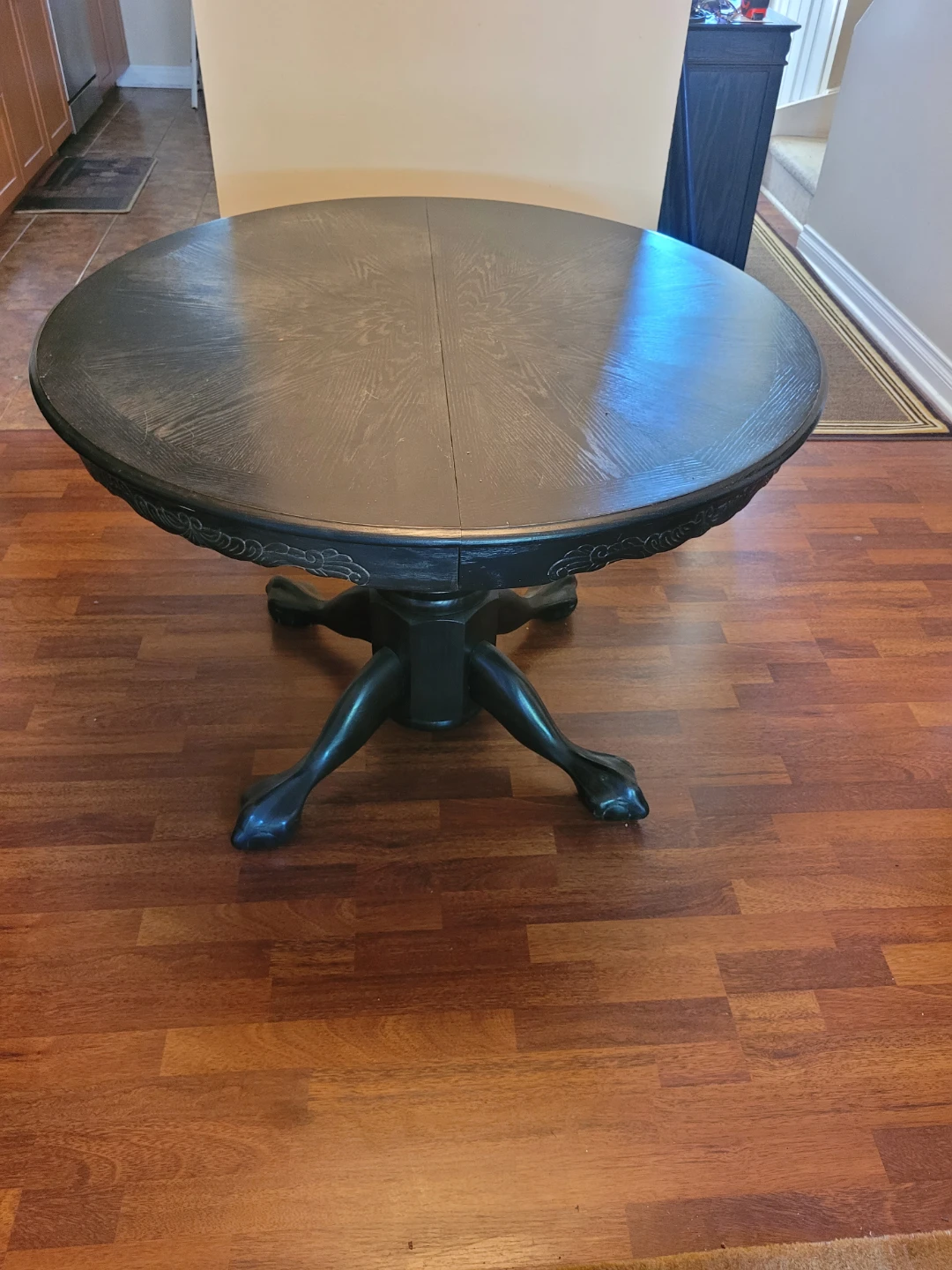 Round Pedestal Dining Table