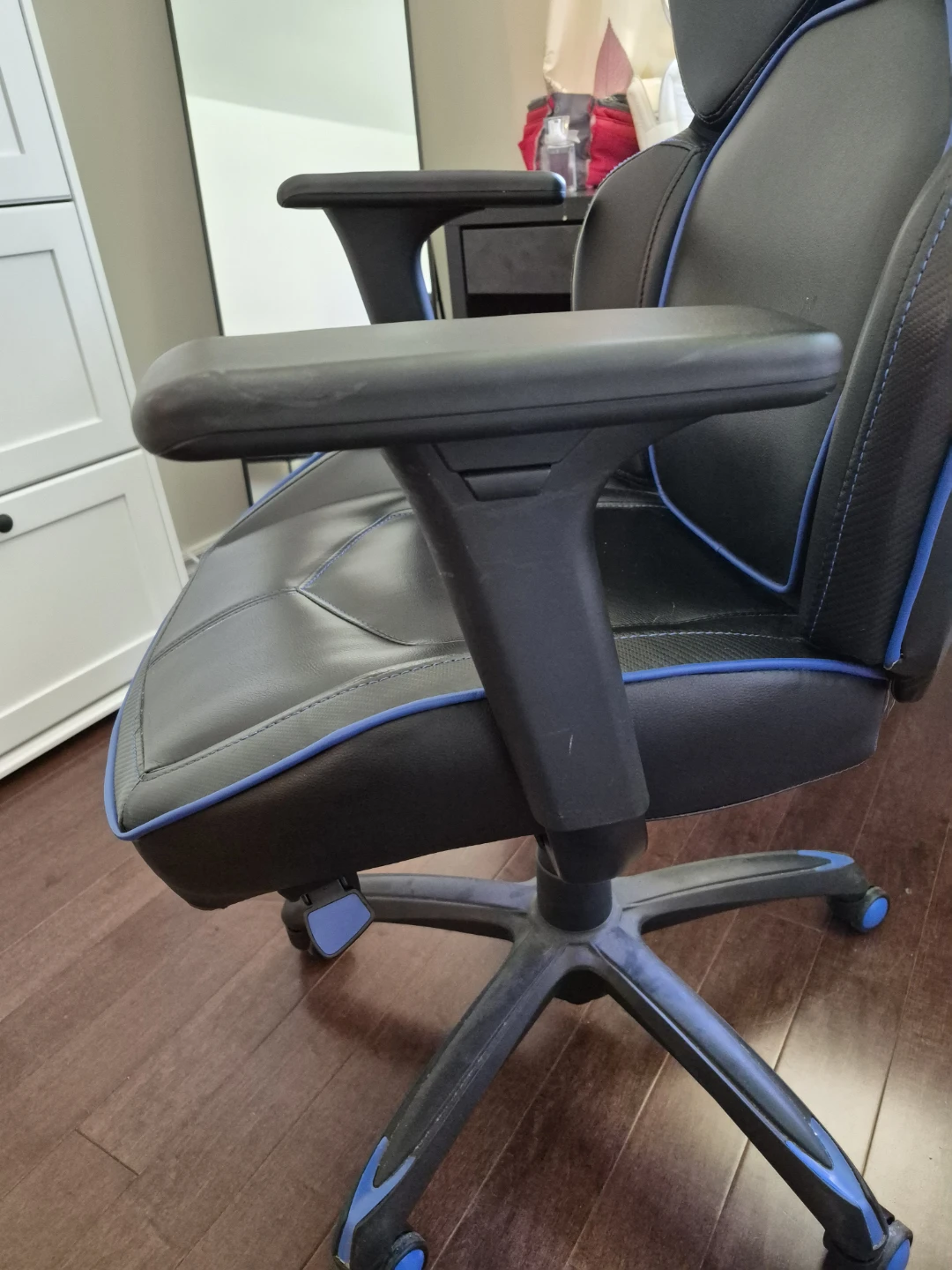 Gaming chair - photo 2