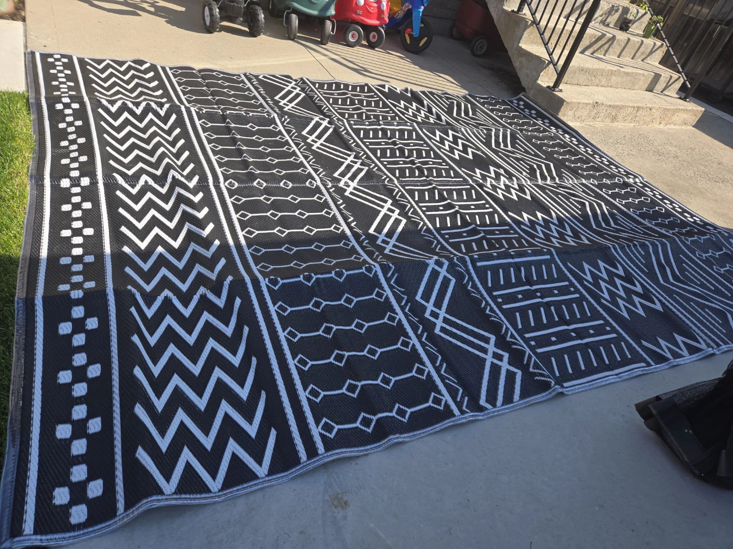 9x12 Outdoor Patio Mat with LED string lights