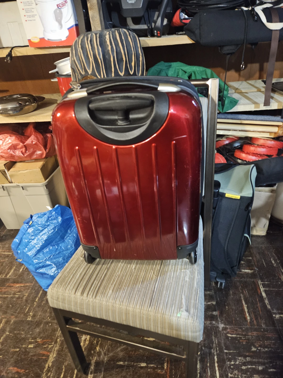 Tracker Red Hard-Shell Spinner Suitcase - photo 5