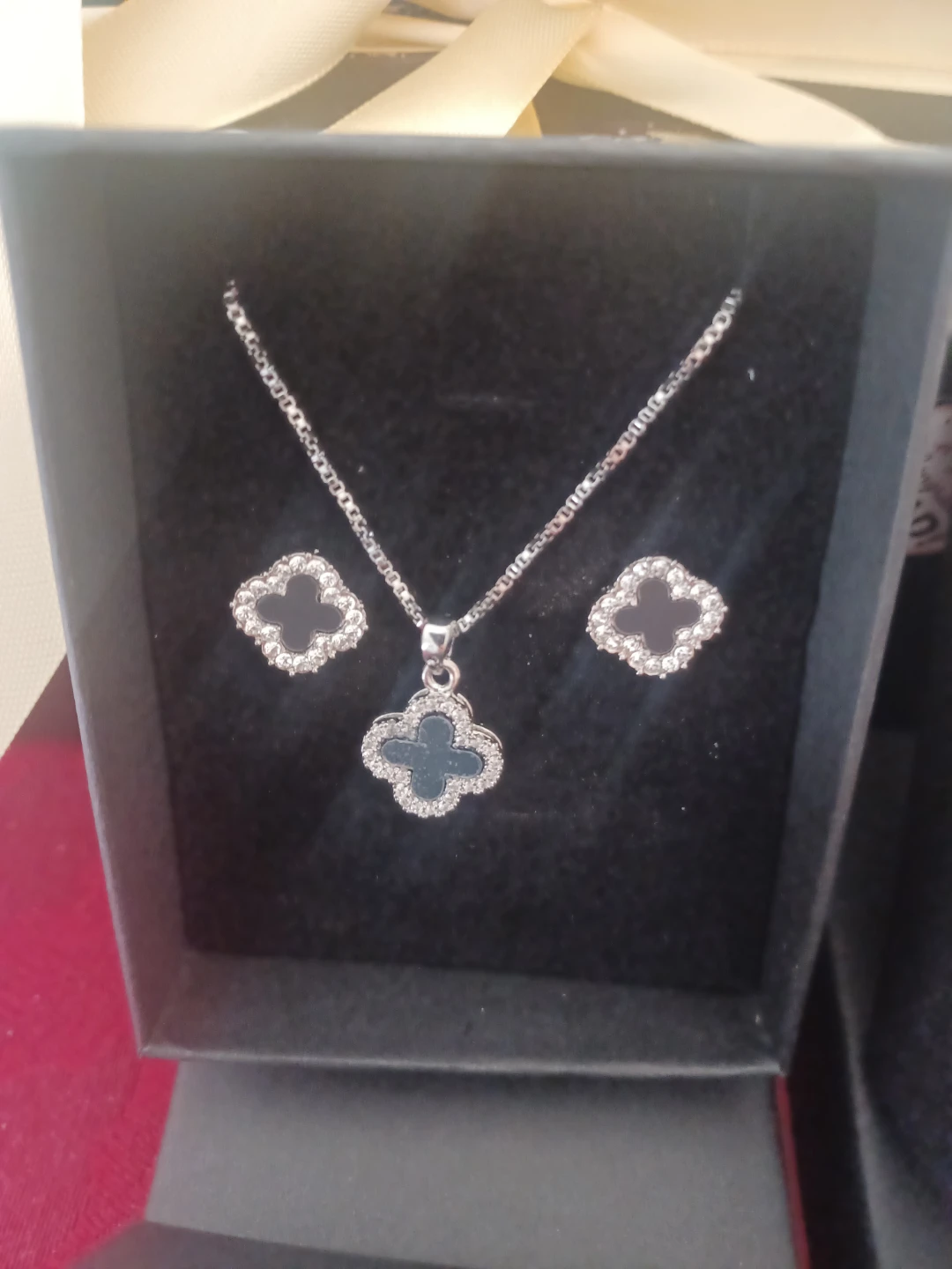 Clover Necklace and Earring Set - photo 3