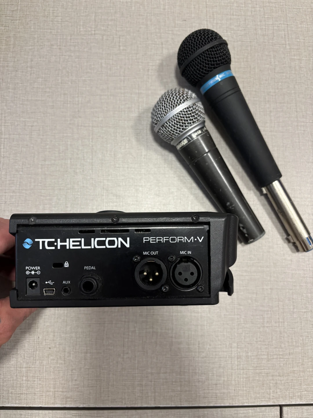 TC-Helicon Perform-V Vocal Effects Processor with Microphones - photo 2