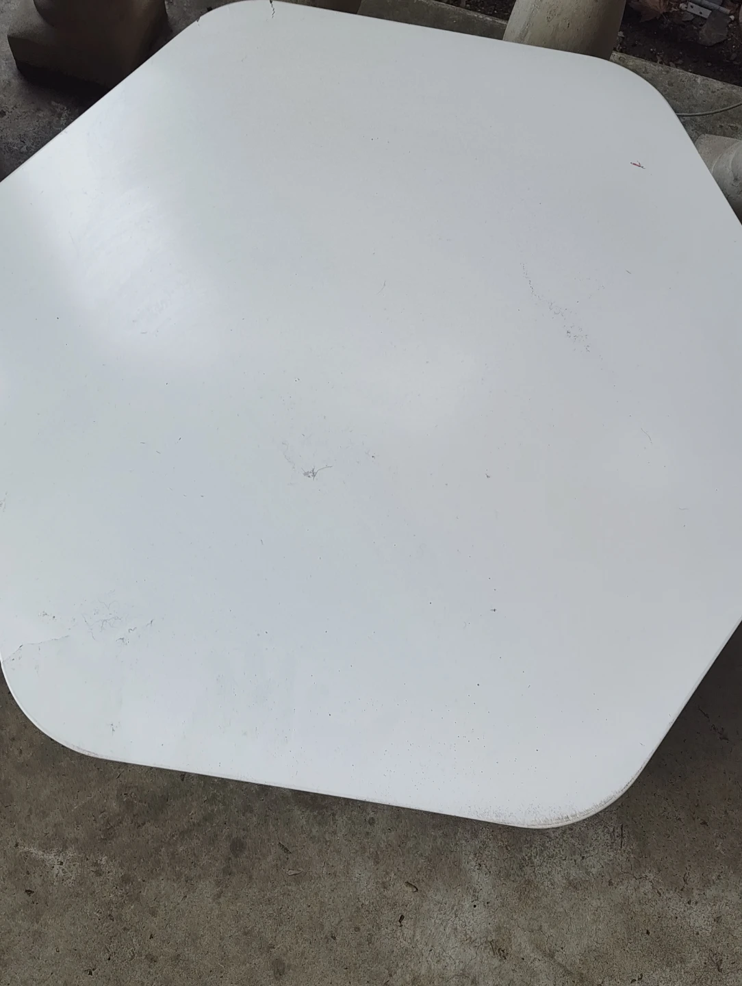 White Hexagonal Coffee Table with Wooden Legs - photo 5