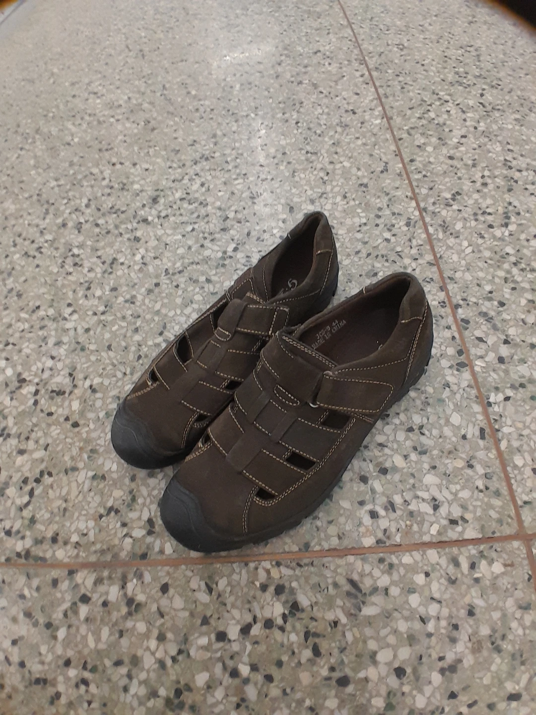 Keen Brown H2 Outdoor Sandals Size 10