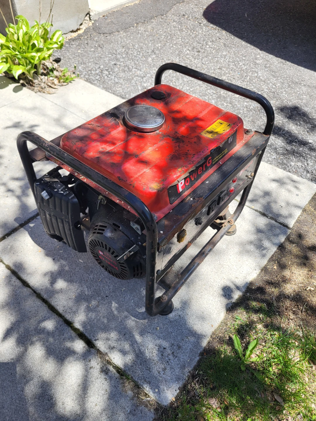 Running PowerG GT-1200C 1200W Petroleum Generator - photo 4