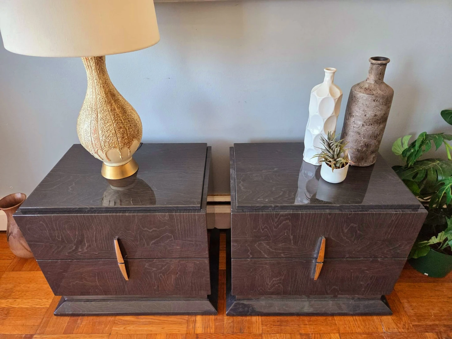 Pair Of Brand New Grey Walnut Lacquered Nightstands - photo 5