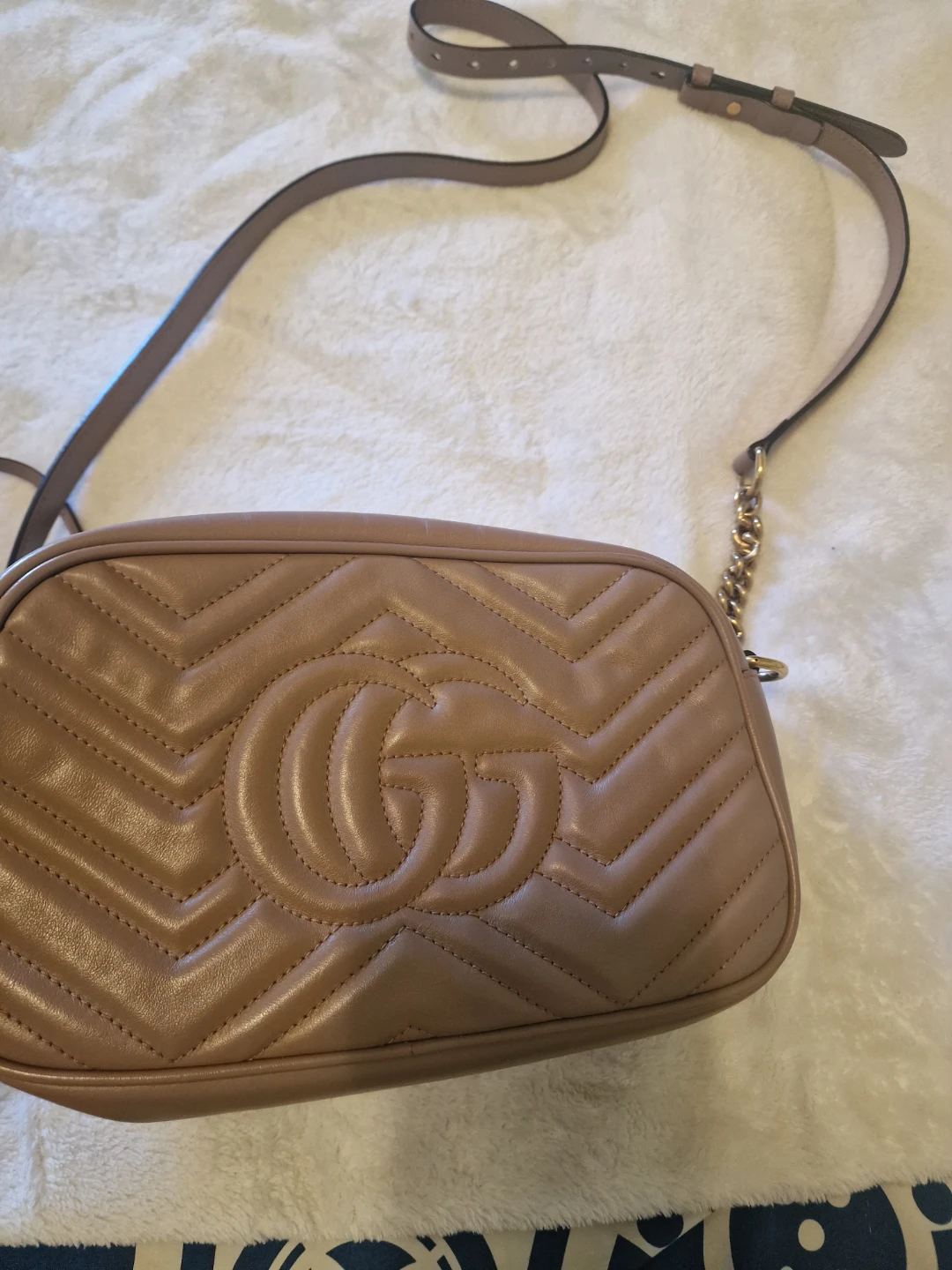 Gucci Marmont Beige Quilted Leather Shoulder Bag - photo 2