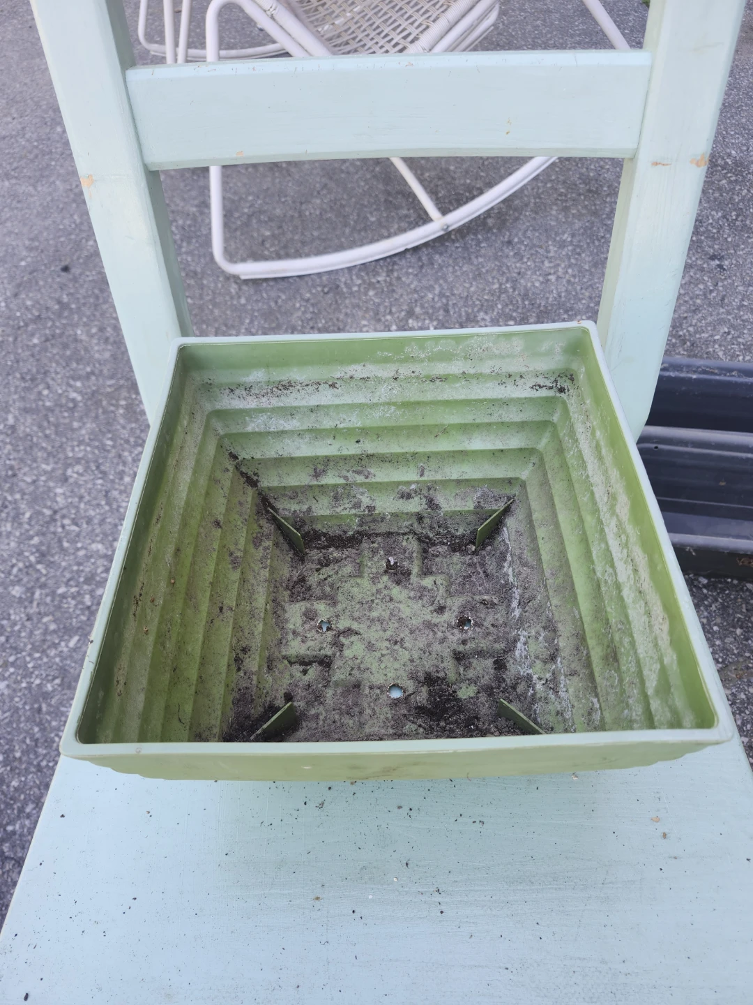 Square Green Plastic Planter Pot - photo 2