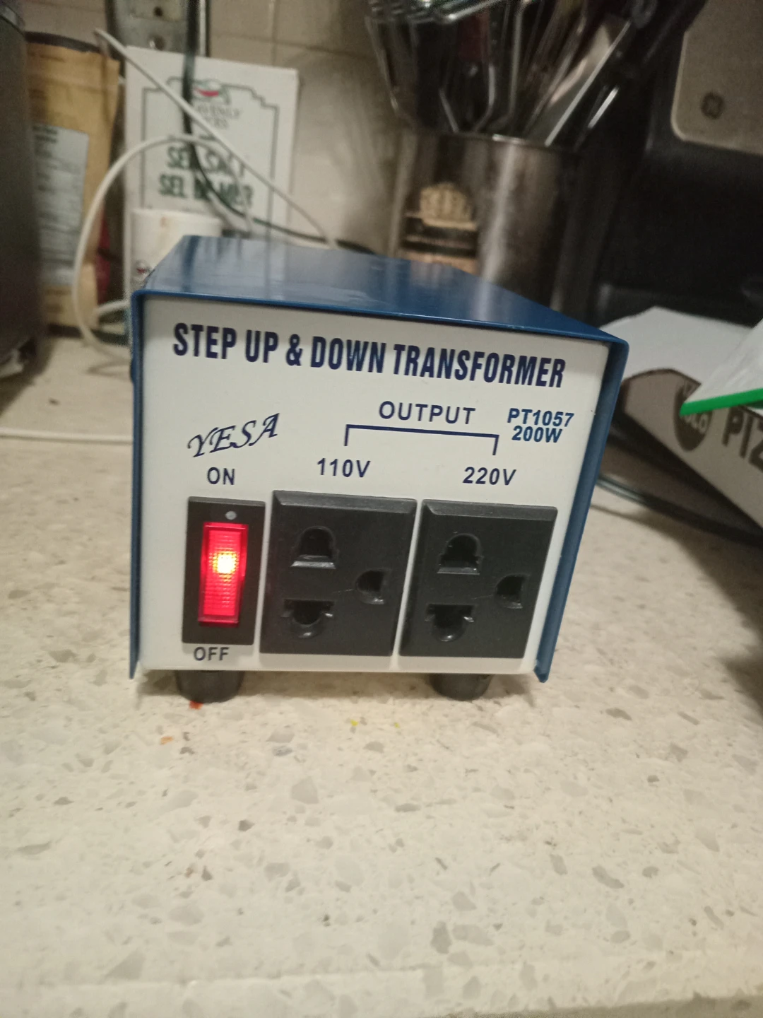 YESA PT1057 Step Up & Down Transformer 200W - photo 2
