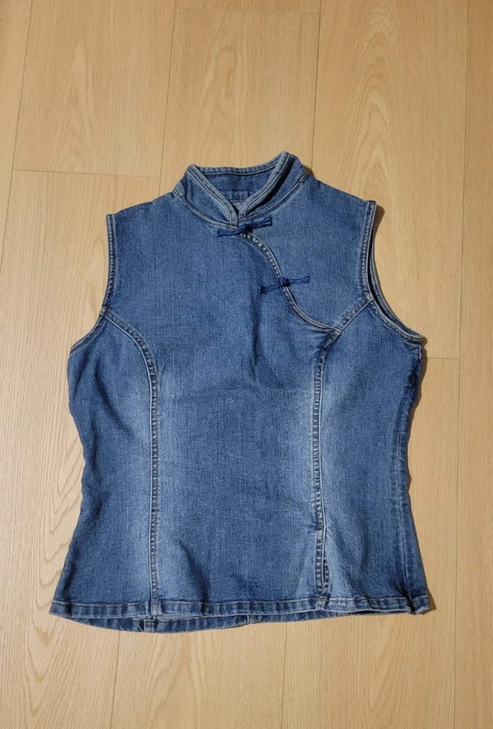 JOYKA Denim Mandarin Collar Sleeveless Top