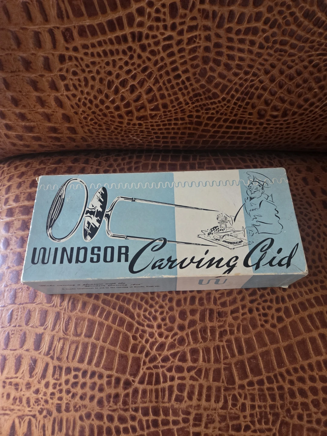 Vintage Windsor Carving Aid Set