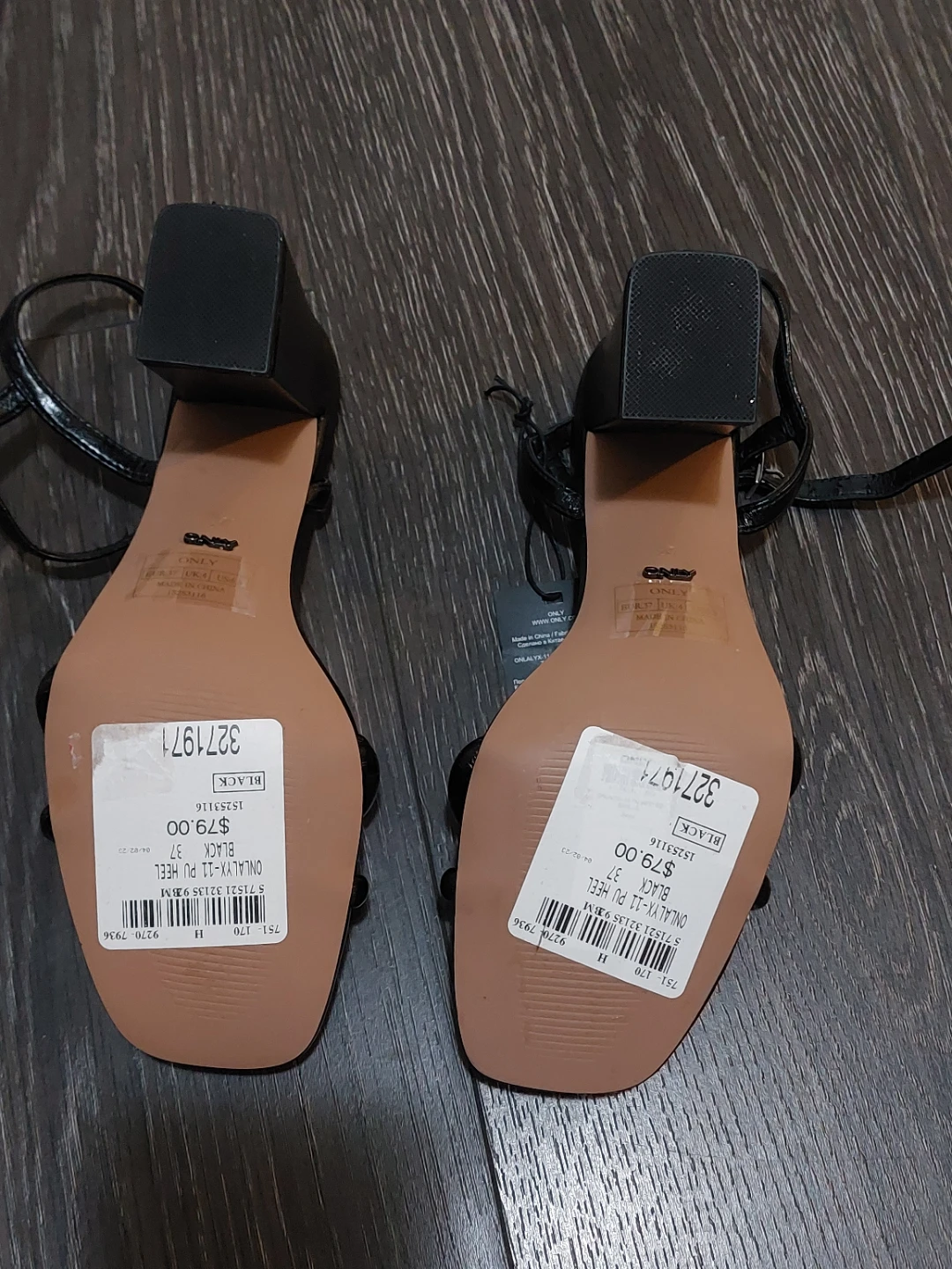 Women shoes - Black Strappy Block Heel Sandals - photo 4