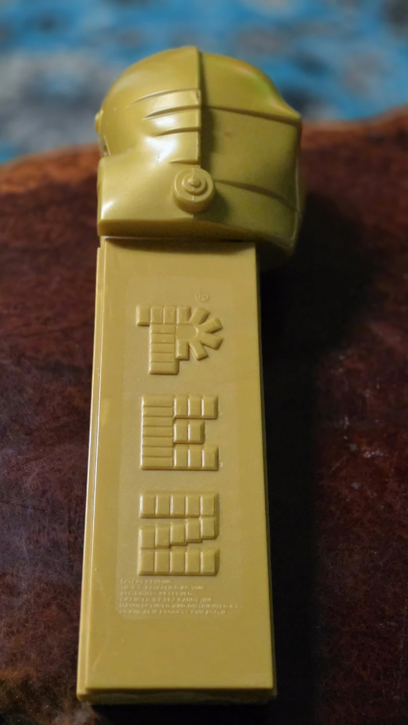 PEZ Star Wars C-3PO Dispenser - photo 3