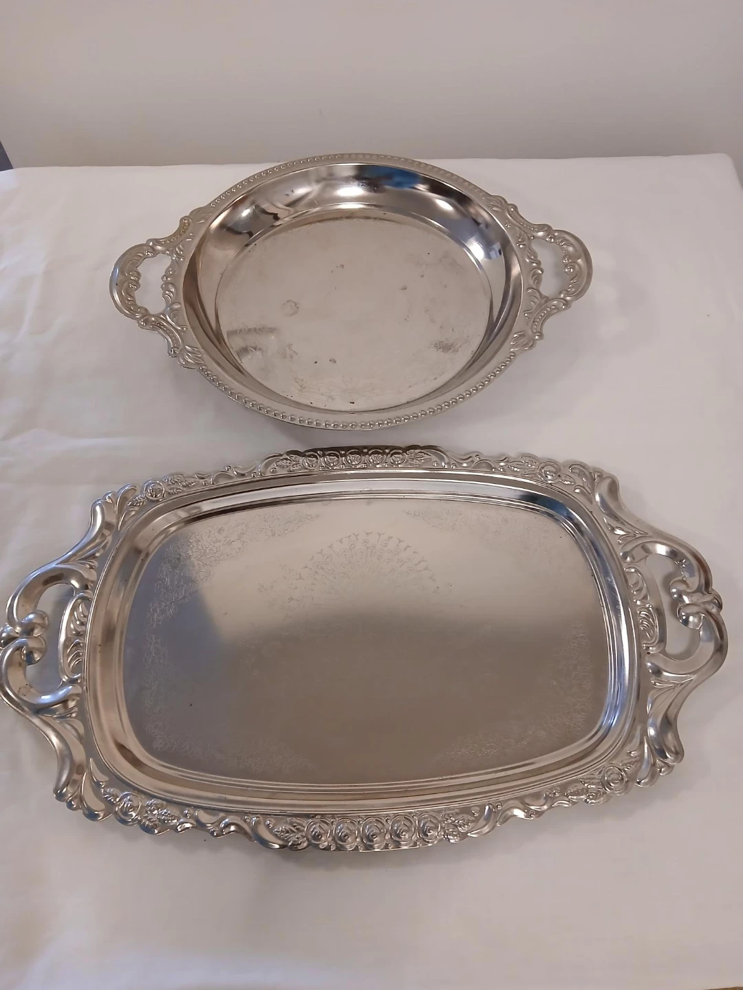 Set of 2 Vintage Silver Tone Serving Trays. Pick up only.