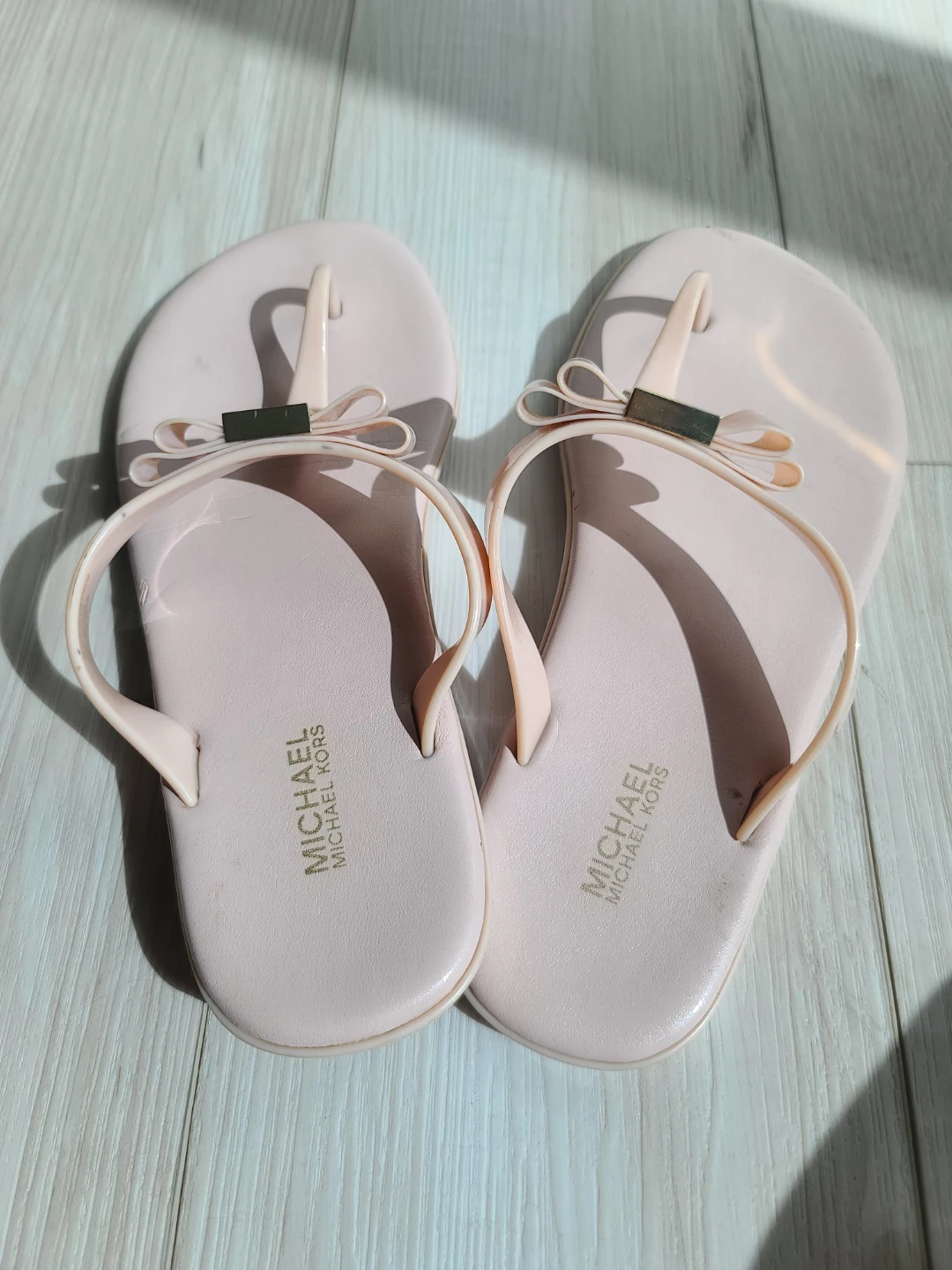 Michael Kors Pink Jelly Bow Thong Sandals - photo 2