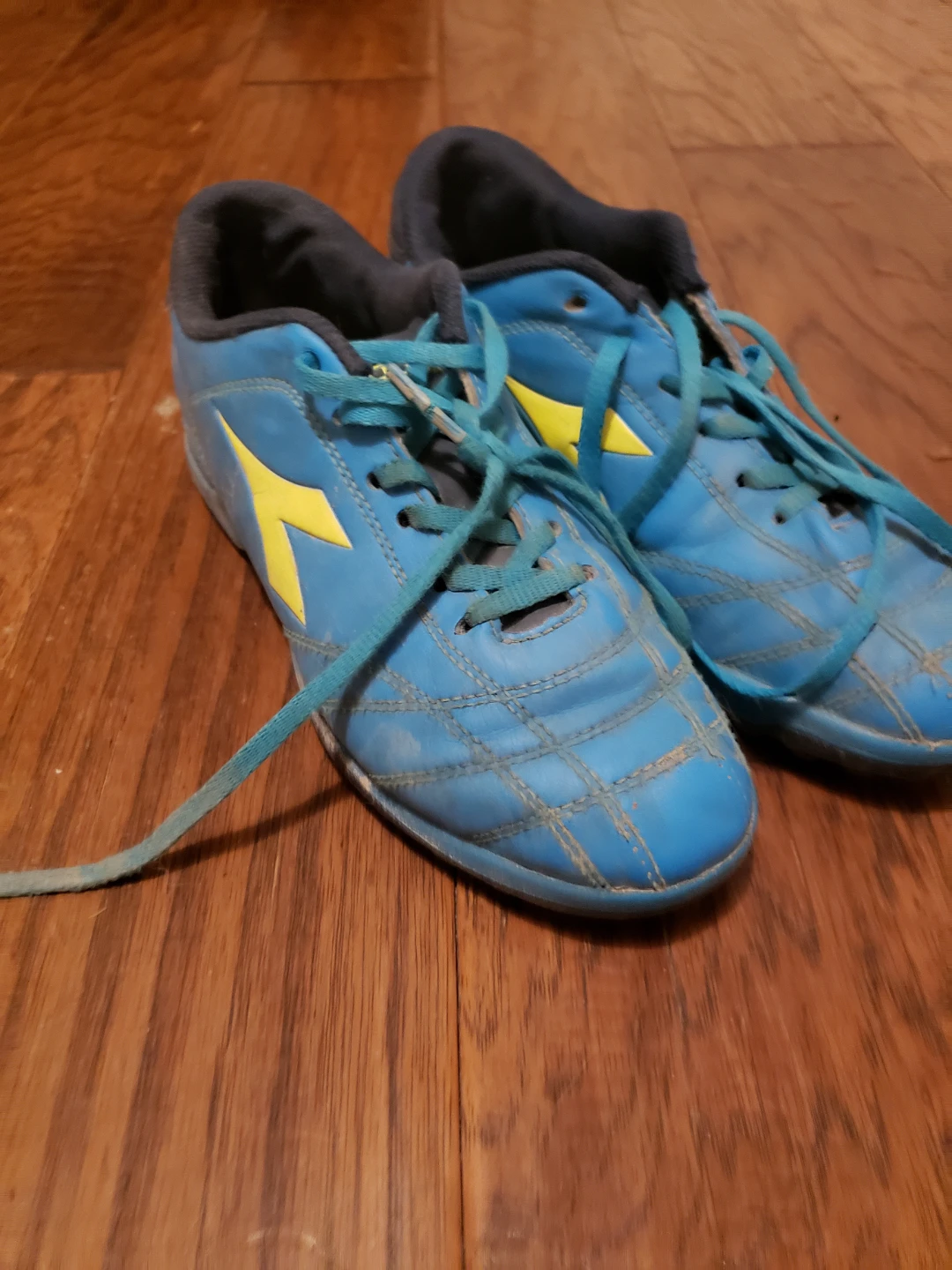 Diadora Blue Soccer Cleats Youth Size 5