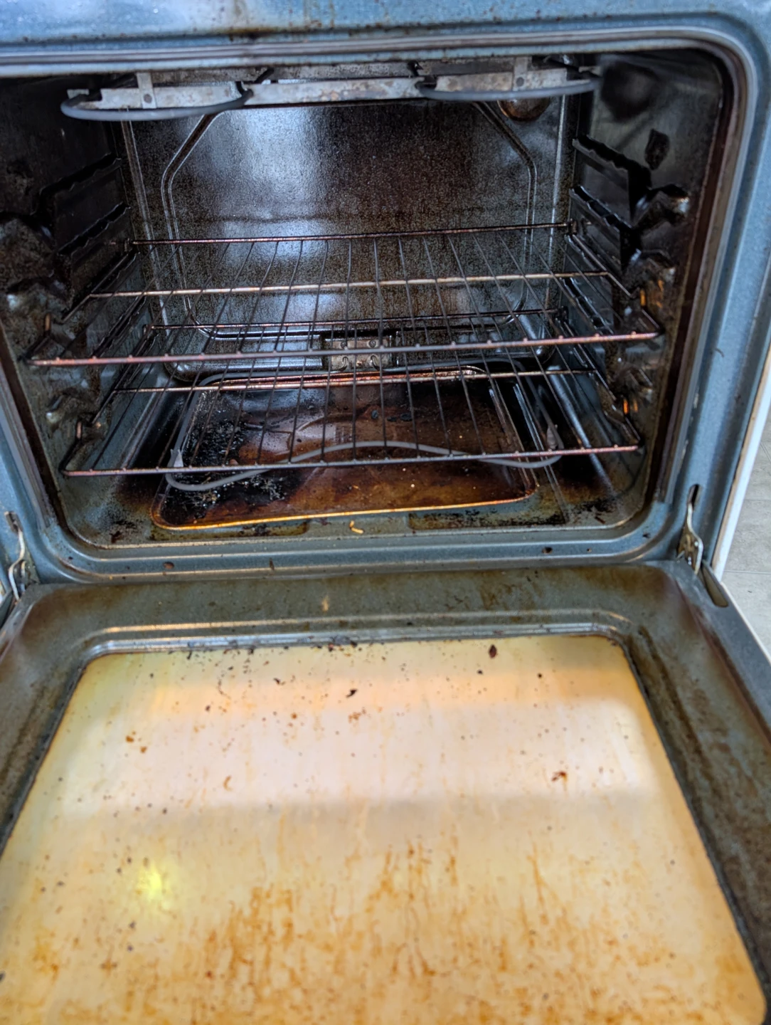 White Electric Stove with Oven - photo 3