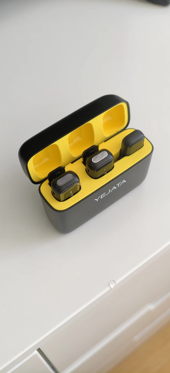 Yejata Wireless Earbuds with Charging Case and Pouch