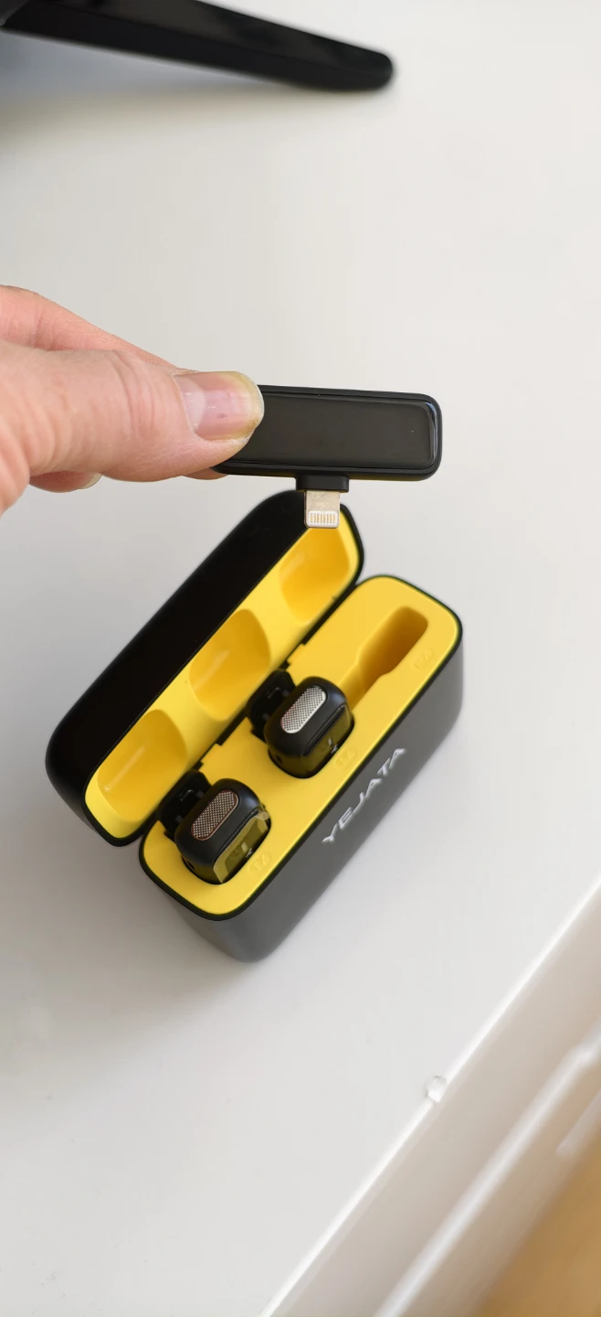 Yejata Wireless Earbuds with Charging Case and Pouch - photo 2