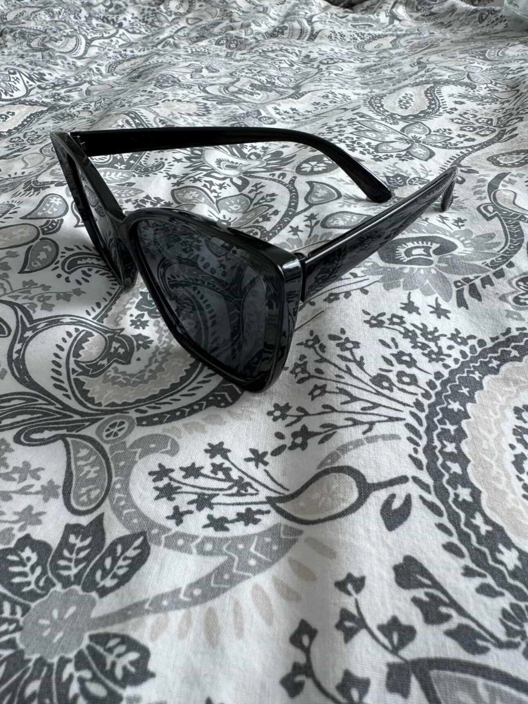 Black Cat Eye Sunglasses - photo 2
