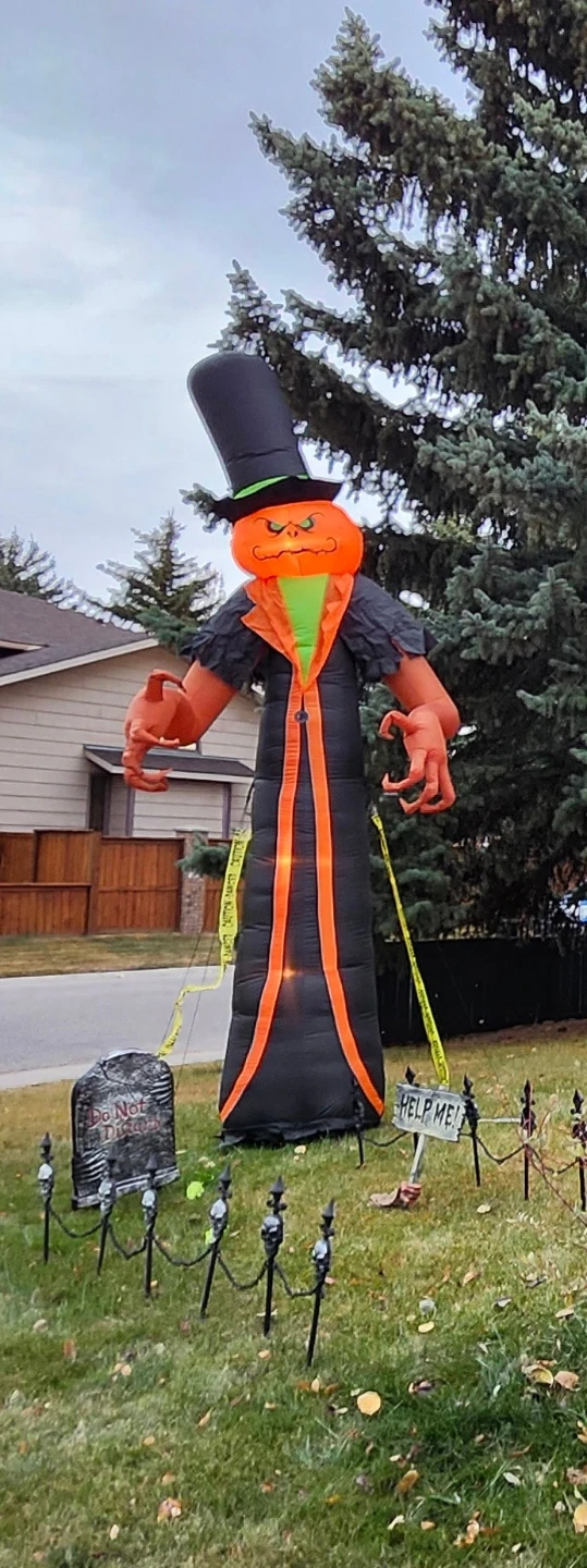 Monsters daily rumble and Pumpkin Scrooge sold separately - photo 4