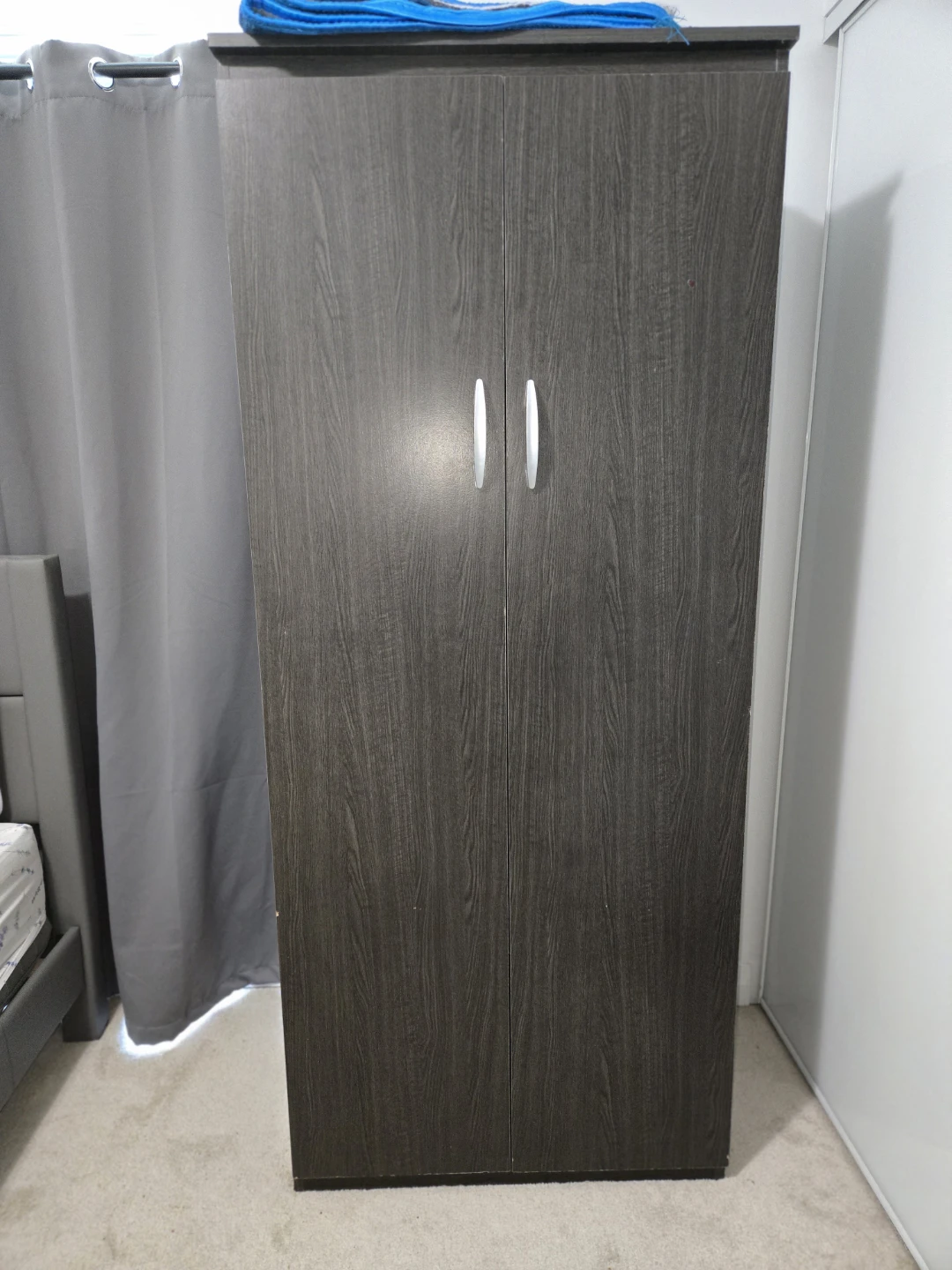 Almera, wardrobe - photo 2