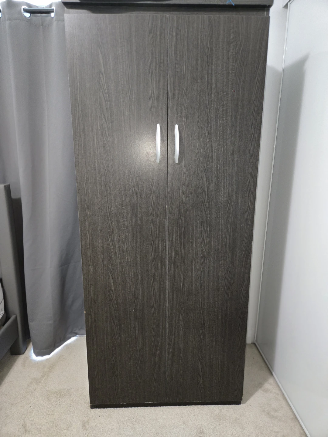 Almera, wardrobe - photo 3