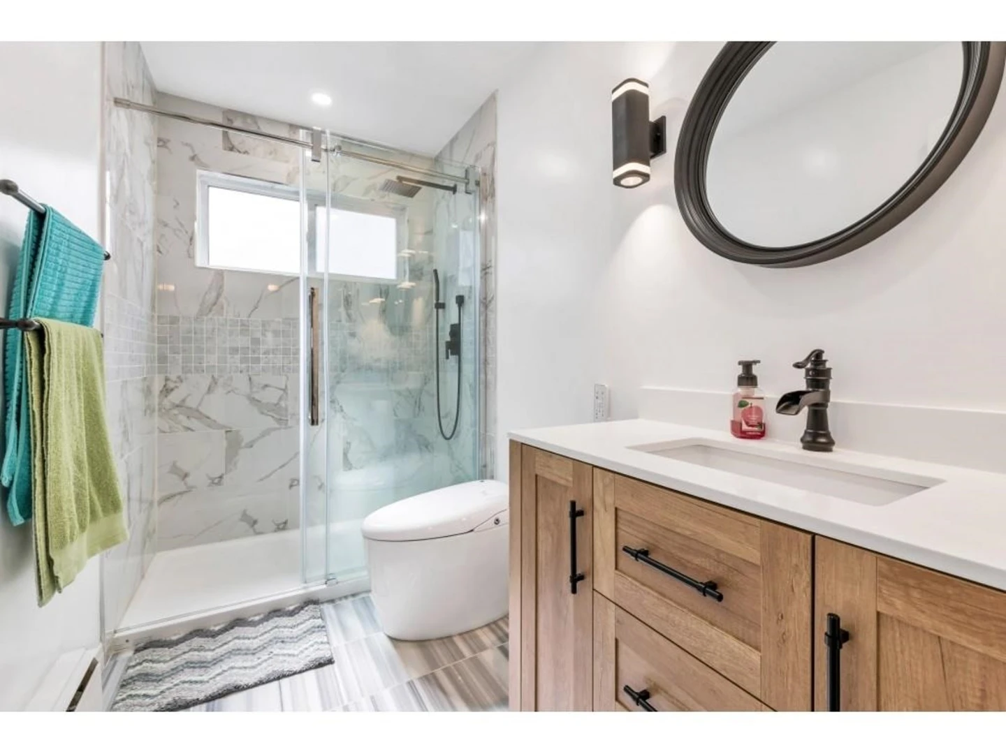 2 Bed, 1 Bath Ground level unit available for rent - photo 5