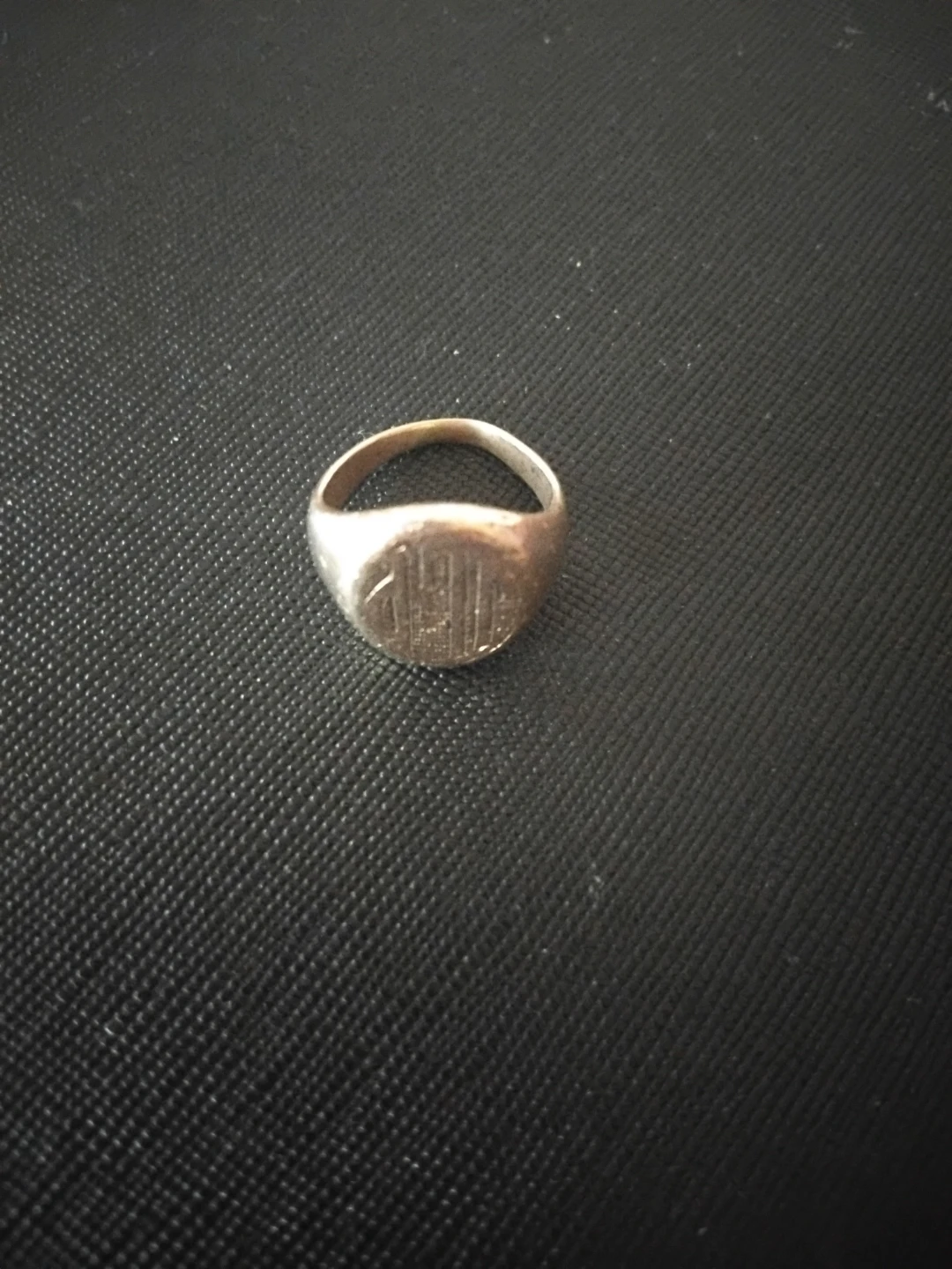 10 k Gold coloured signet ring