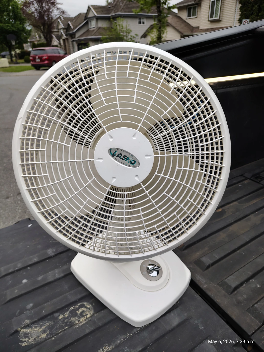 Lasko Modern 16 Inch Table Fan with Oscillating