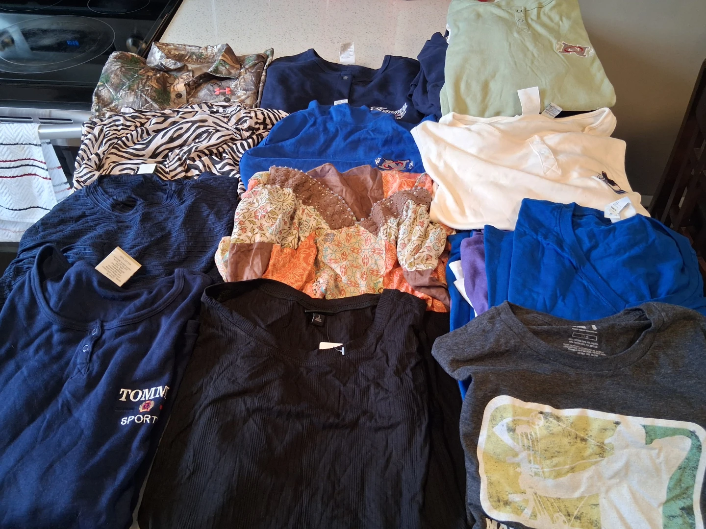Closet cleanout!! Womens LARGE clothing