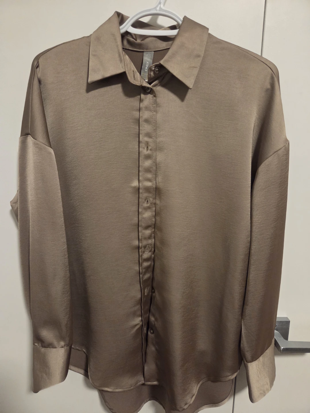 ONLY Women's Satin Button-Up Shirt - Taupe XS - photo 4