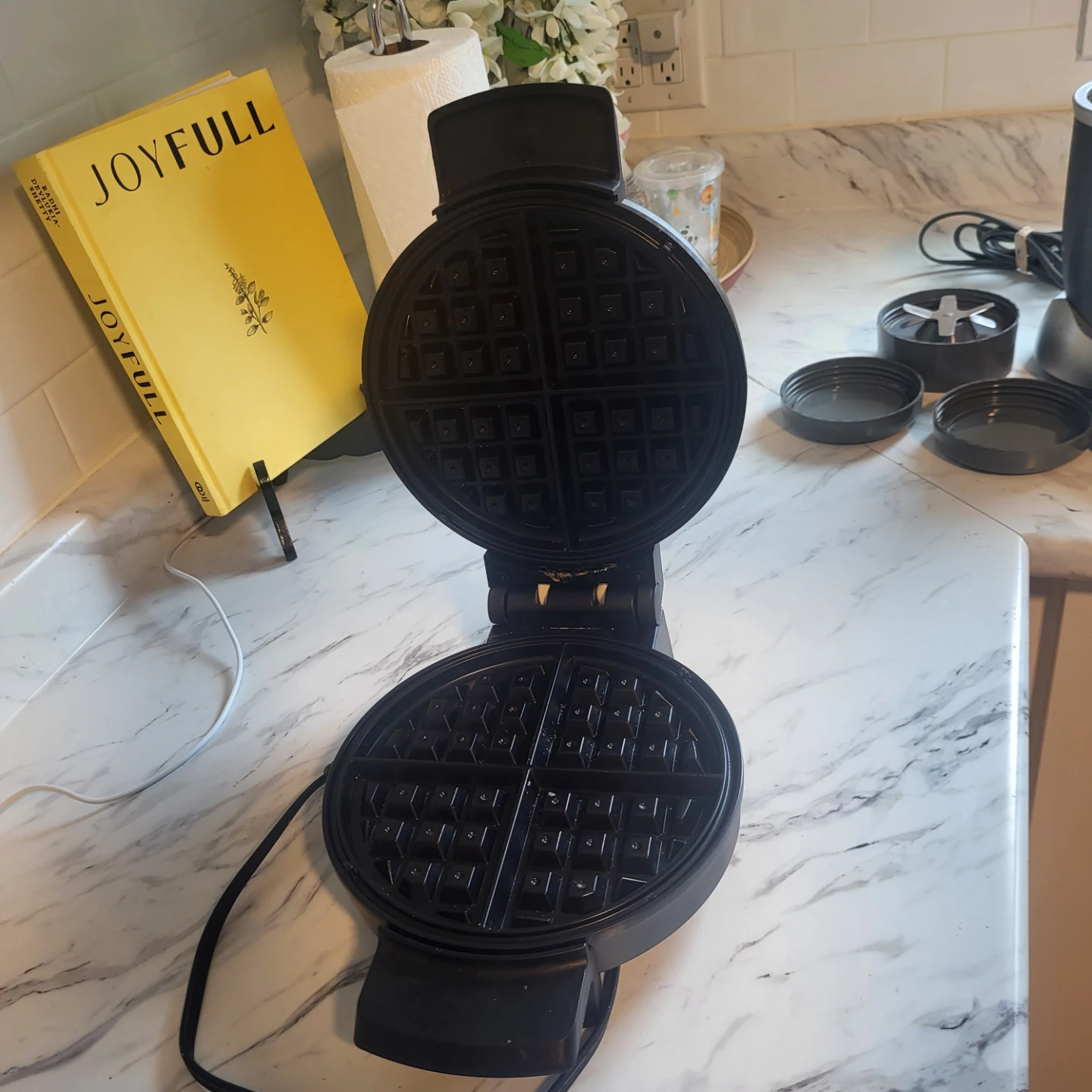 Black+Decker Waffle Maker - photo 2