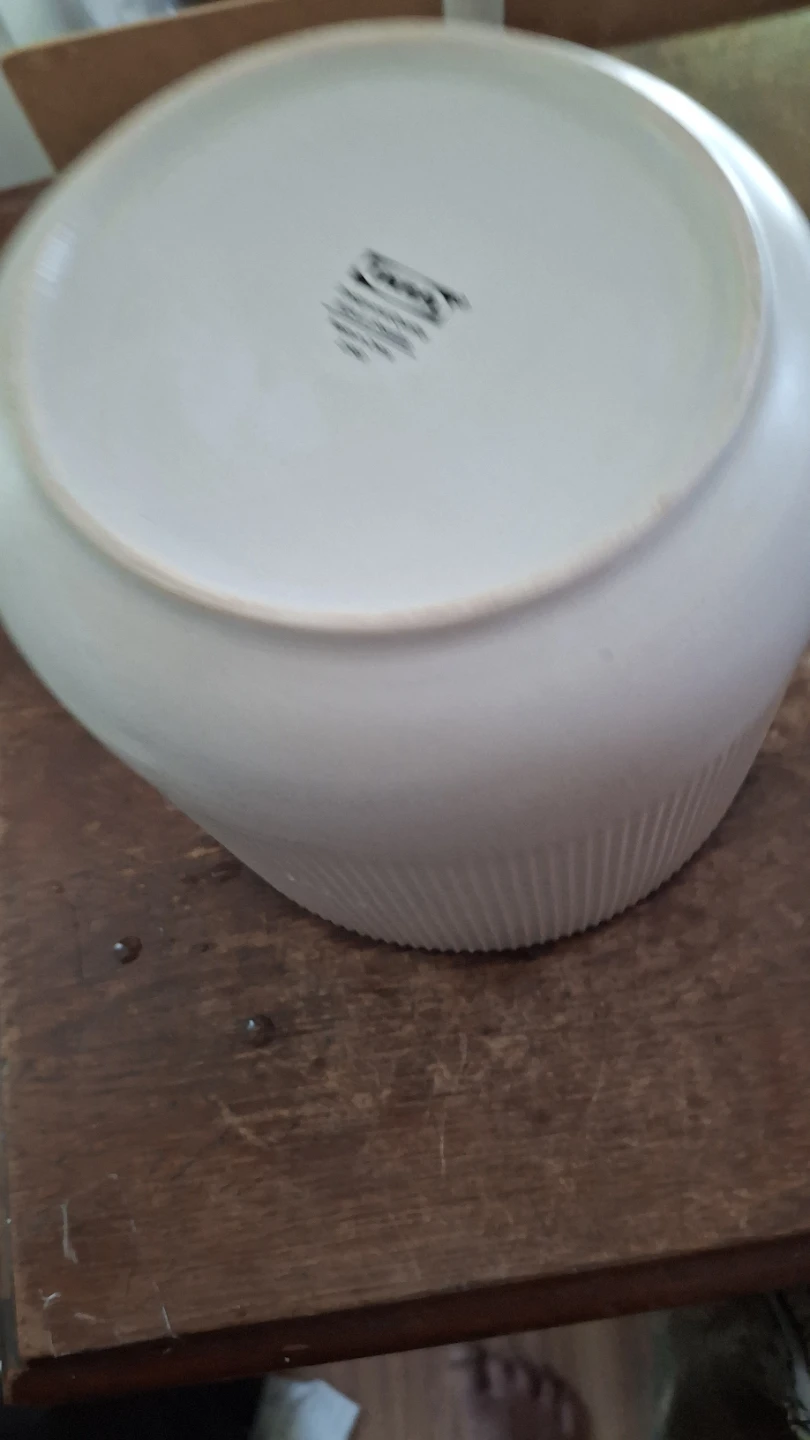 White Ribbed Planter Pot - photo 2