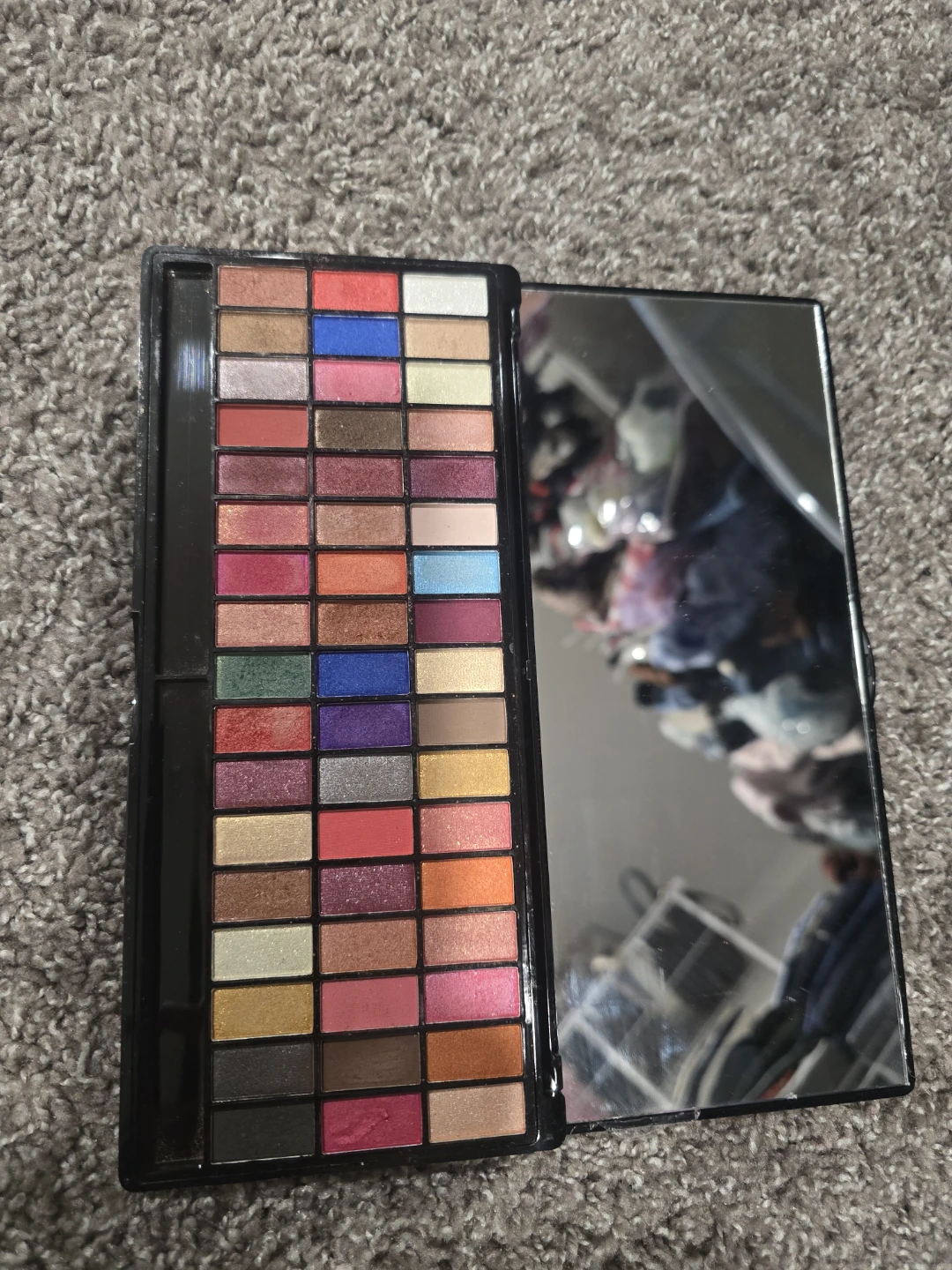 Different styles of Eyeshadow Palette - photo 4