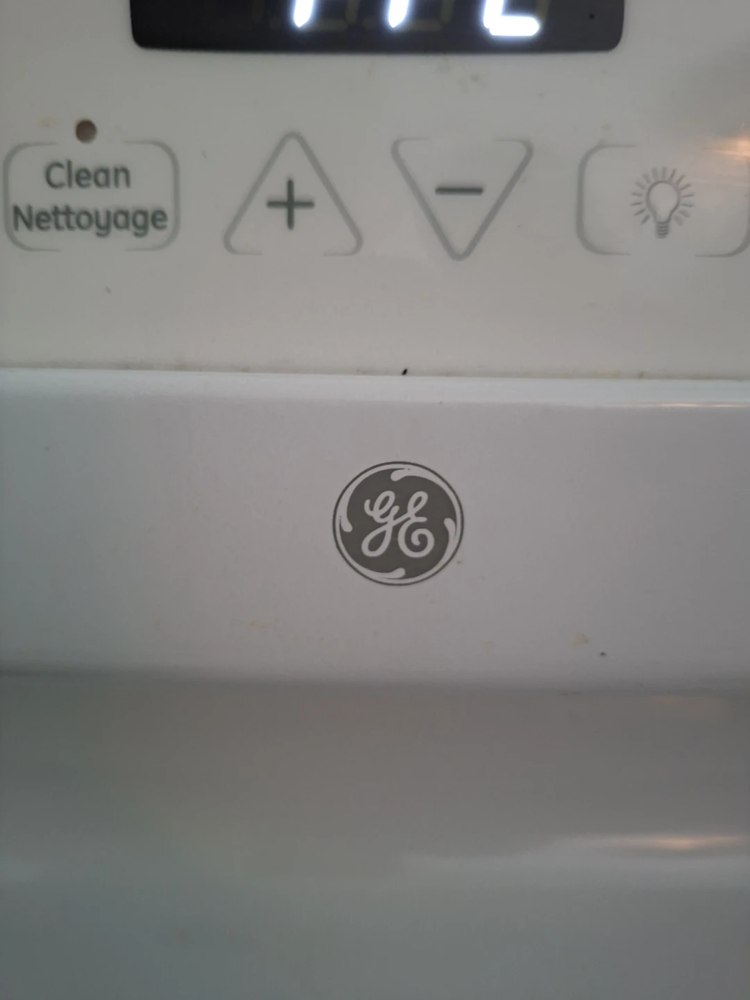 FREE DELIVERY!! Immaculate GE JCBP240DM1WW Stove/Oven $250 - photo 4