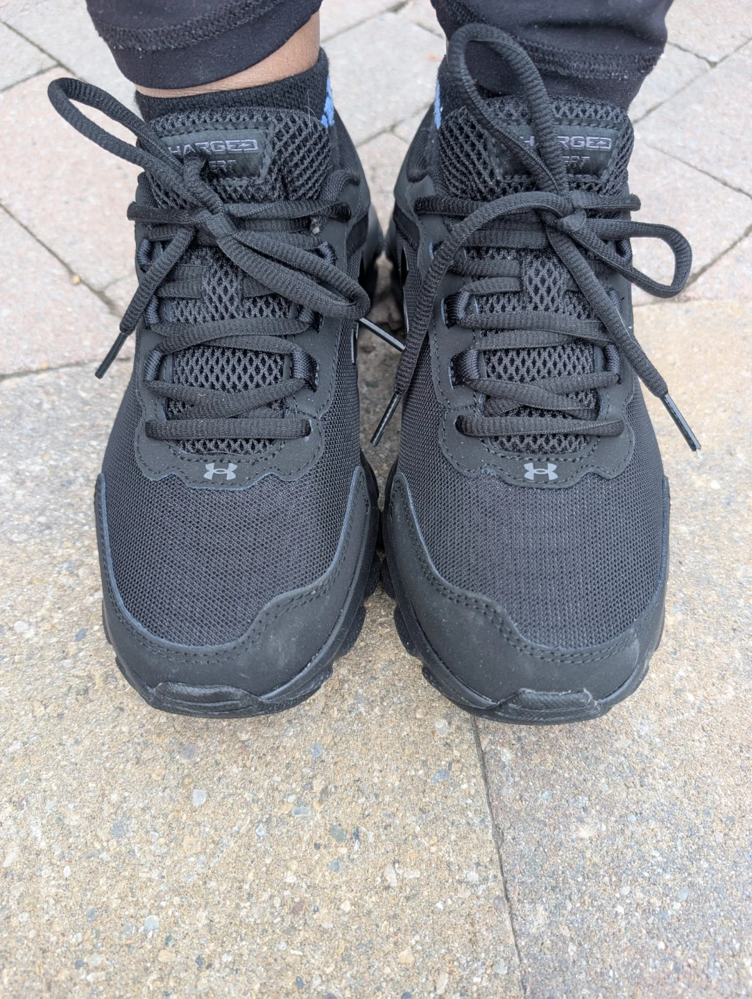 Black Under Armour  women's Running Shoes - size 8 - photo 2